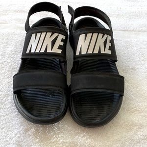 Nike sandals. Size 7.